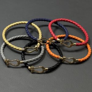 دستبند چرم فرد