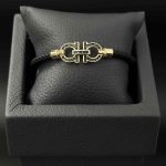 دستبند چرم فراگامو نگین دار