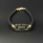 دستبند چرم فراگامو نگین دار