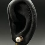 گوشواره مروارید و تاج نگین دار