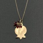 پلاک انار و خوشه نگین دار