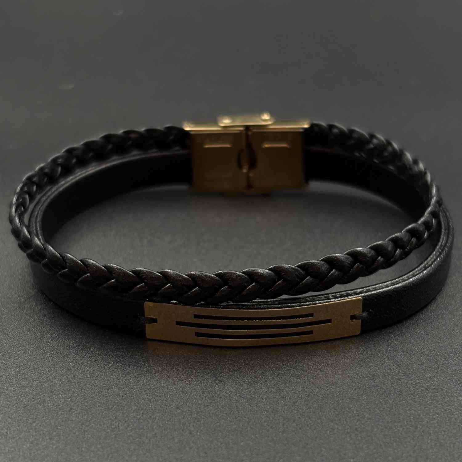 IMG_6211 (1) دستبند چرم پلیت سه خط